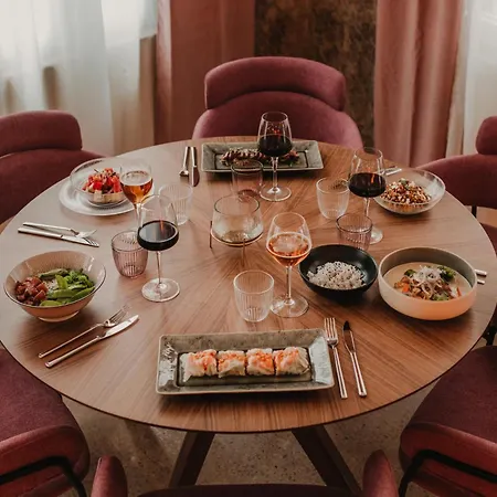 Mate Collection Helen Berger Szálloda Valencia