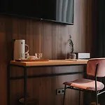 Mate Helen Berger Boutique